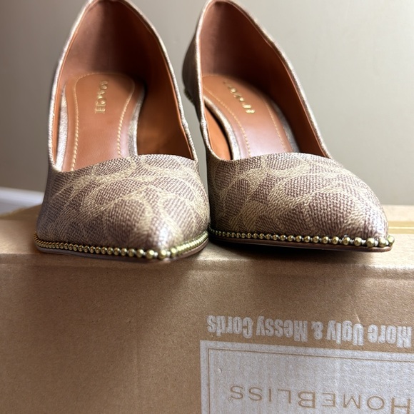 Coach • Waverly Pump with Beadchain • Tan Coated Canvas • 10 • SO Gently Worn!😍 - Picture 10 of 16